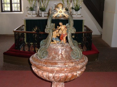 Keresztelőkút 1784-ből - small